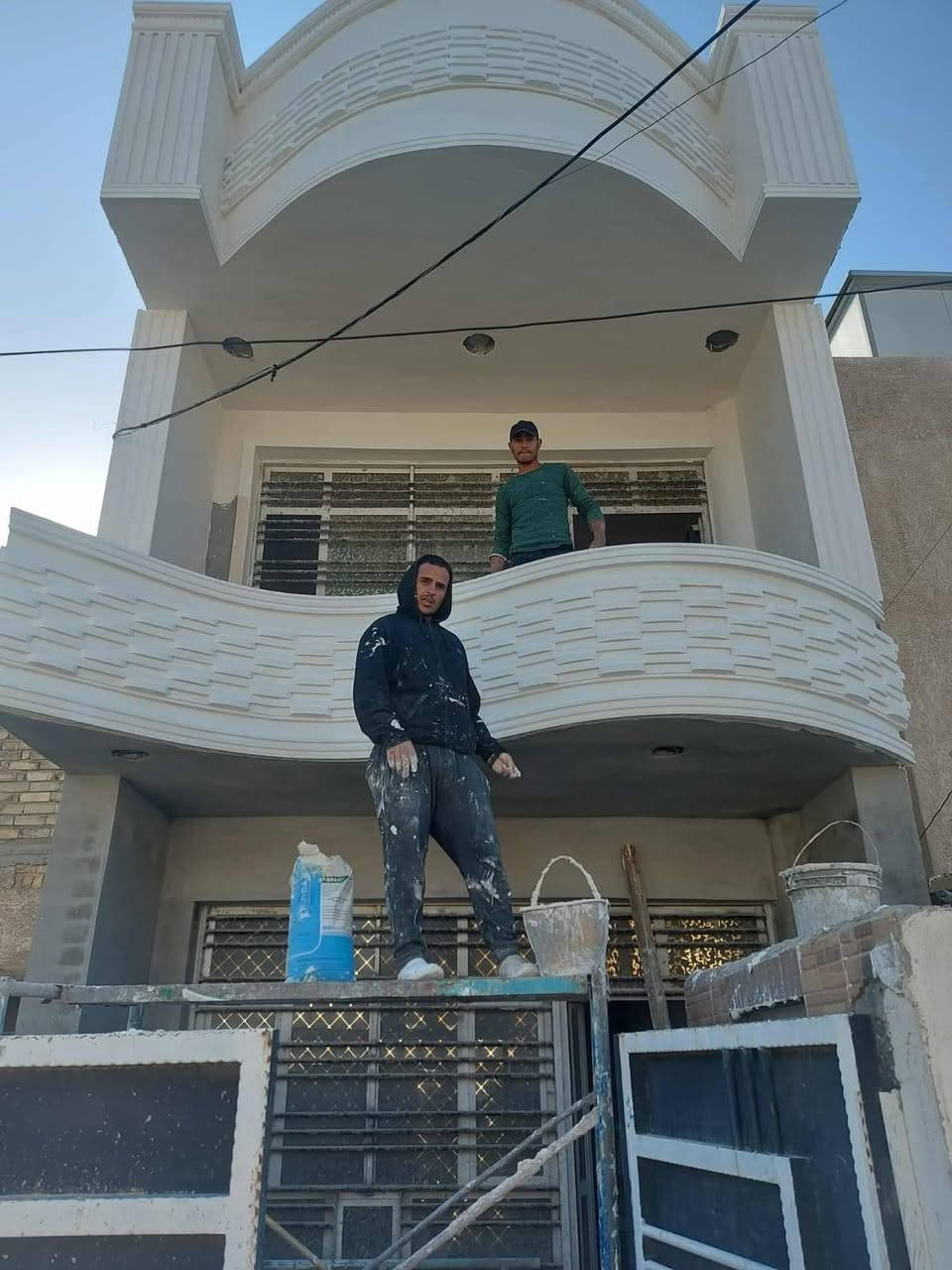 كادر مصري لبخ في بغداد لبخ درجة اوله خشنة ونعمه ونثر وتصفير مصطر وثقل نعمه و تطلس  و تشميع***********
