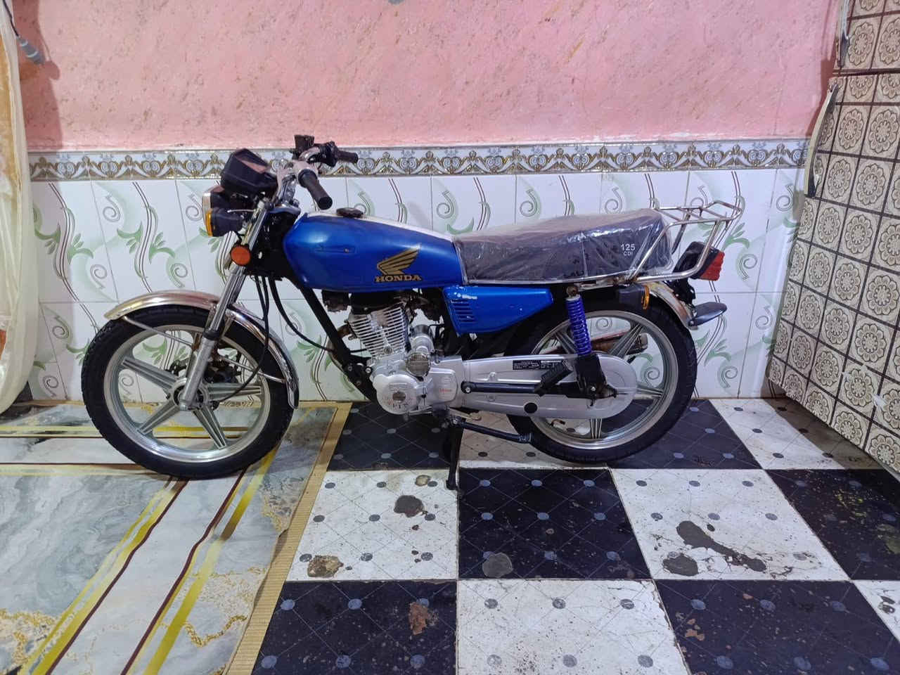 السلام عليكم دراجه للبيع اوراق اوراق سحب موديل 2021سعر 600 وبيها مجال عنوان بصره القبله***********
