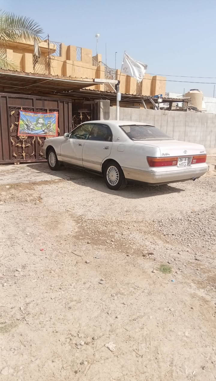 بطه منفصل
***********
رقم صلاح الدين باسمي 
سنويه لل 29
تخم تاير 
كهرباء كله شغال ماكو اي نقص 
كشنات اربع كهرباء 
دركه كهرباء 
سيارة لا صبغ ولا ضربه كله بلادي 
فقط بيه جراد 
حداديه 80 بل 100 
تبريد عاطل 
مكينه ثنين ونص مصار شهرين من شاده بس بيه خيط بخار وانطيك ضمان بيه بعد 10 سنوات لان لا تصرف ولا ادخن 
سعره 53 مكاني ديالى المقداديه يرهم مراوس حسب القناعه
