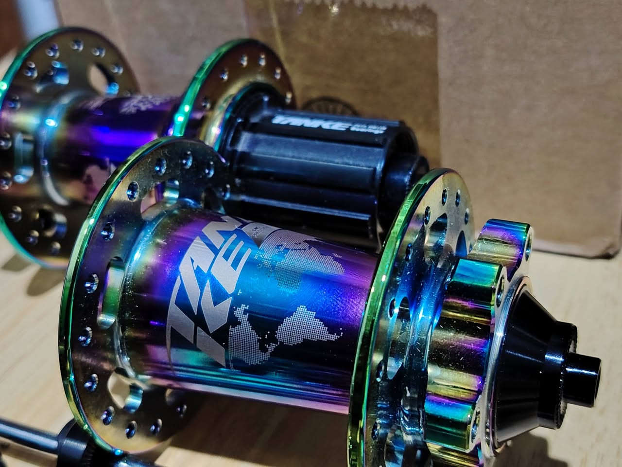 السلام عليكم / متوفر ✅
بطيخات 36 سيم صوت طرب 
ماركه تانك 7 الوان + ركبه 7 الوان
/ غير مستخدم

خدمه التوصيل الى جميع المحافظات
واتساب ***********
