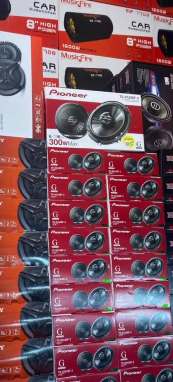 يتوفر جميع السستمات والسماعات لجميع انواع السيارات
يوجد شد جميع السستمات والسماعات لجميع انواع السيارات🚘🚙 مع الضمان✨ 
يوجد توصيل جميع محافظات العراق التوصيل مجاني🚛
مكاني بغداد *********** 📞📬
