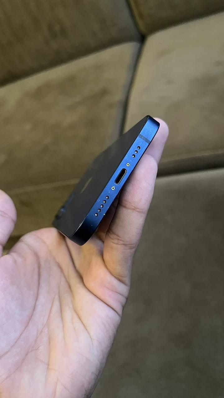 ايفون 12 العادي ذاكره 128 نموذج M بطاريه 75 الجهاز كامل ونضيف مع الكارتونه السعر 280 الف واتساب(***********)
(ممبدل بي اي شي)
ملحقاته (بور+شاحنه+كفرات ثنين+كارتونه الجهاز)
