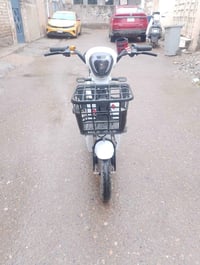 دراجه شحن للبيع حجم الدراجه ١٤  دراجه نظيفه السعر (٢٥٠) بيه مجال ٠٧٧١٣...