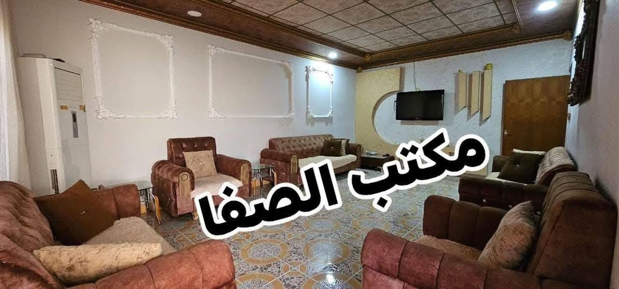 دار للبيع
مساحته 200م
نوع العقار طابو
طابق واحد 

غرفتين نوم و هول و مطبخ واستقبال و صحيات 
 كراج سيارة

كركوك قادسية الثانية 
شارع ابو وليد 

سعر 115 مليون بي مجال 

للاستفسار واتساب
***********
نتشرف بزيارتكم
ونستقبل كافة العروض التجارية والسكنية

العنوان مكتب الصفا
القادسية شارع ابو وليد
قريب من ساحة الخماسي
