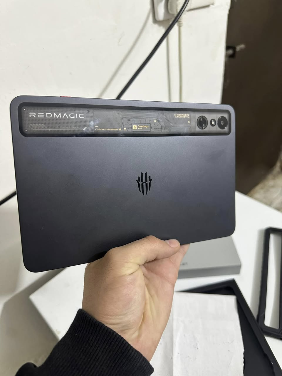 ريد ماجك استرا الجهاز نظيف جداً !
256gb 
الجهاز كامل ملحقات كيبل شحن وكارتونه ويجي ويا لزگة حماية وكڤر السعر ٦٥٠ الف 
***********
