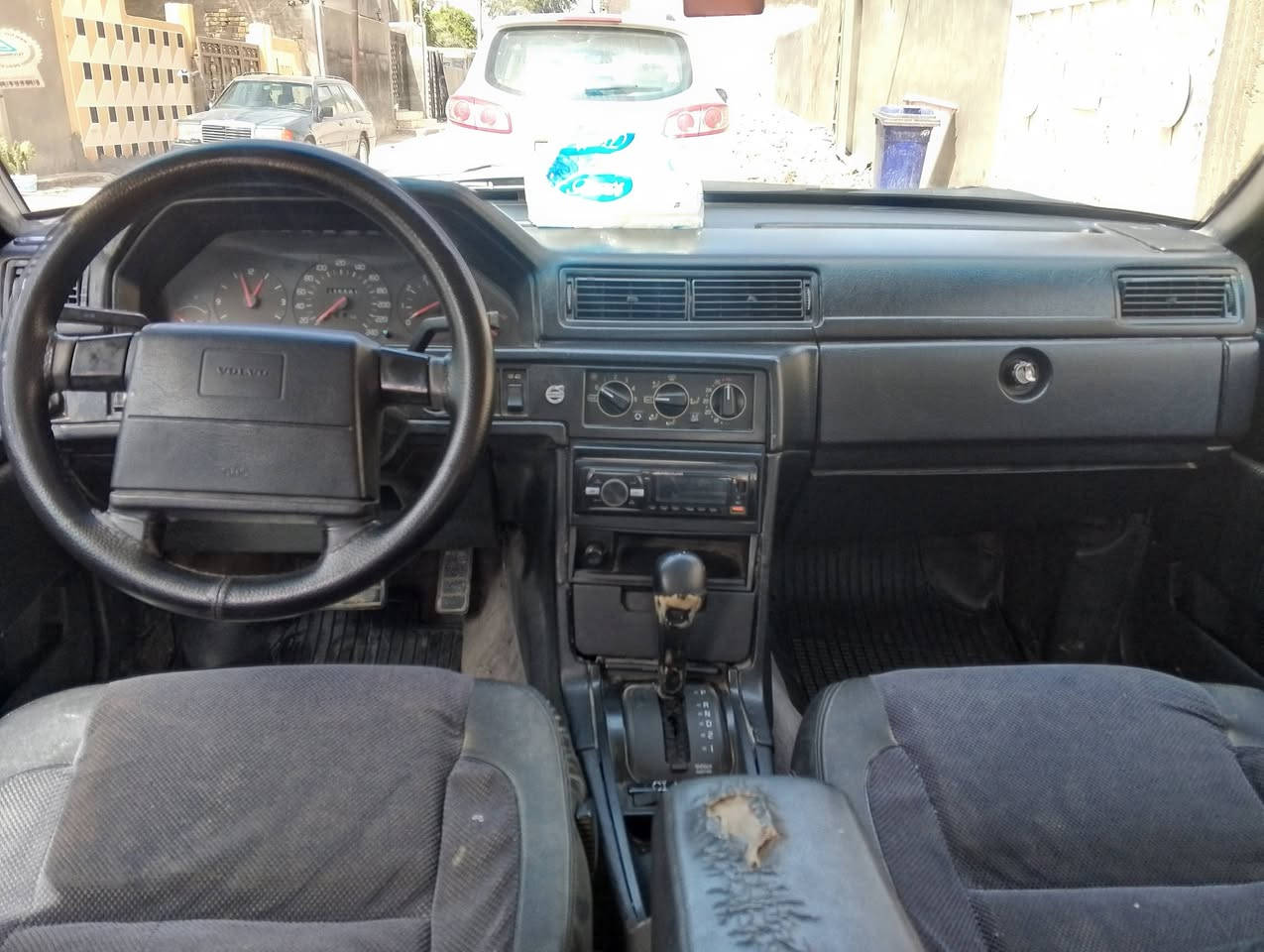 السلام عليكم ڤالڤو للبيع 940 موديل 93 مكينه وكير جدد بلاديات حدايده جديده تخم تاير جديد  ويل كب تبريد شغال 
غرفة جديده مكفولة من الضربه و الخياس رقم بغداد تحويل مباشر سنوية لل 2030 كهربائيات كلها شغاله ريمونت سنتر لوك مكان السيارة بابل الكفل ***********
