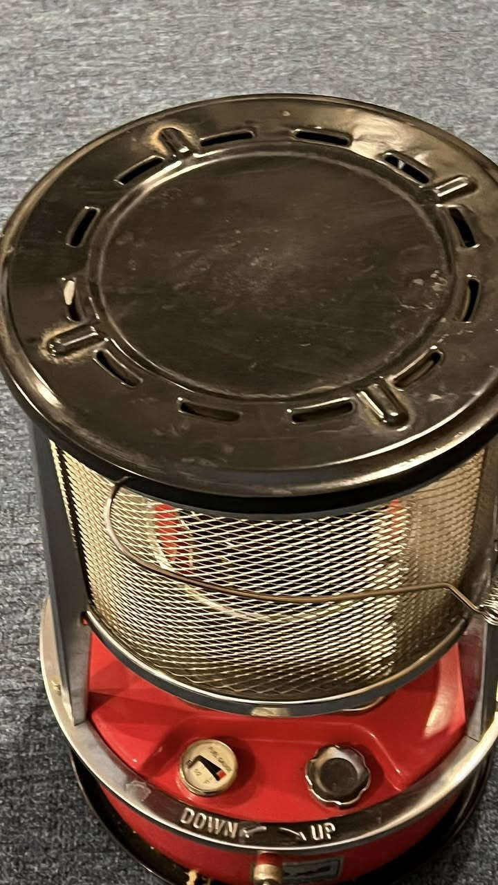 صوبات قديم اصلي ممستعملت شي قليل اصليات من القديمات كرتونه ويهن مالتهن سعر الواحده ٩٠ العنوان نجف حي الجمعيه شارع عشرين ***********
