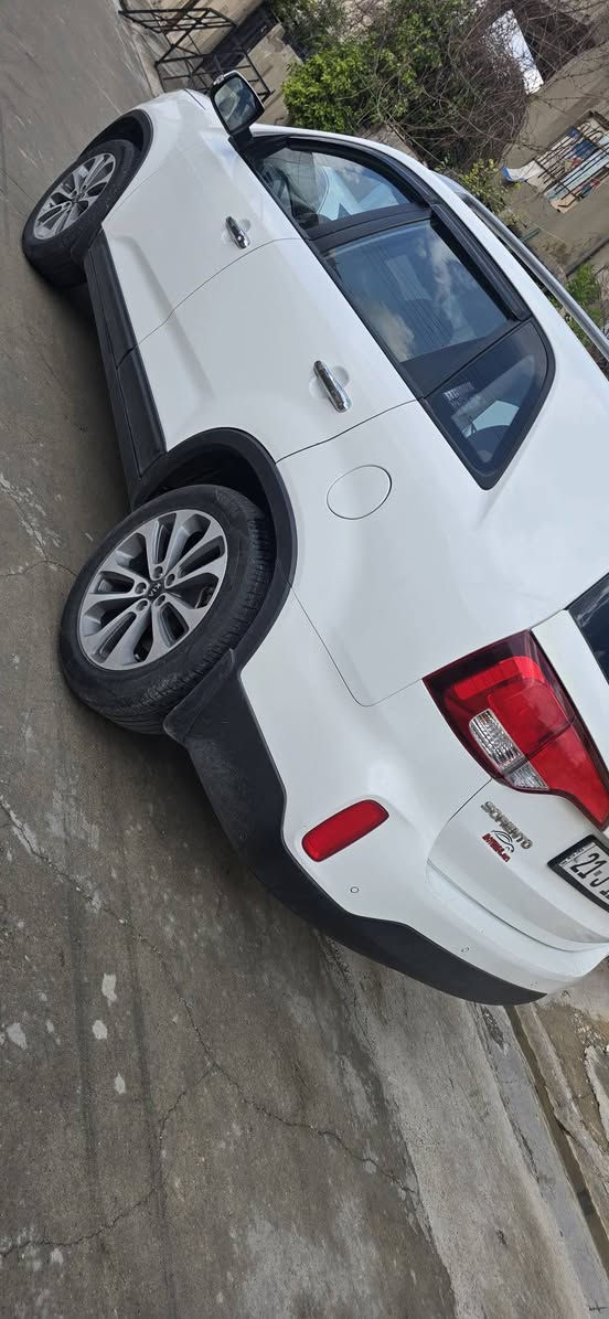 كيا سورنتو ٢٠١٤ للبيع فقط محرك ٤سلندر ماشية ١١٨ كم كير والمحرك بشرط مامفتوح السنوية جديد وبطاقة البنزين بيها بدون صبغ فقط بارد٢ اصغار كلش سعر ١٧٨ وبي مجال ان شاء الله مواصفات بصمة وتبريد مركزي وبردة و٧ راكب *********** كركوك, العراق
