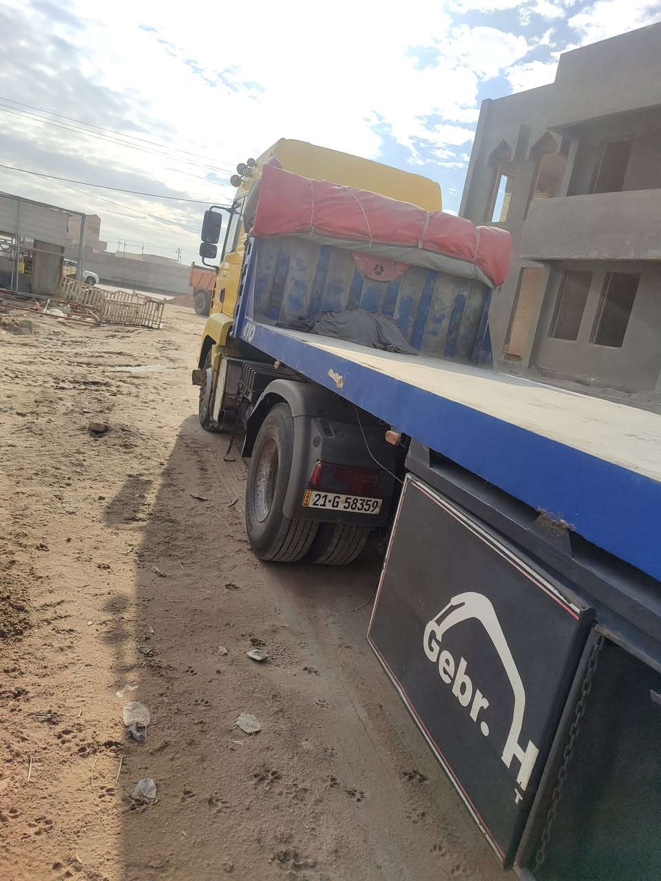 السلام عليكم سياره للبيع بم ونوزل 410 تخم تاير مربوطه 4محاور فلات  دنكير 16مع تنكر سنويه 2030 تحويل مباشر موديل 2003 كير اوتماتيك رتايدر جاهزه للعمل تريد بس راس ترهم تريد بس عربانه هم ترهم
السعر 180 ورقه 
***********
