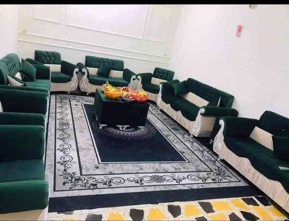 السلام عليكم
تخم 20مقعد ويا 8كوشات وطبلات 2 
بي ضمان صيانه سنه 
يرهم سويهن تخم واحد بكل مكان 
السعر 700او بي مجال 
*********** وتساب وتصال
