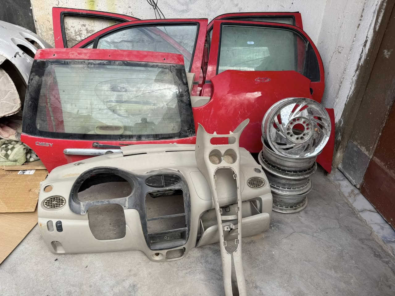 غراض كيوكيو
بيبان بنيد صندوق
دشبول 
ويل كب
مكاني بالكوت
***********
