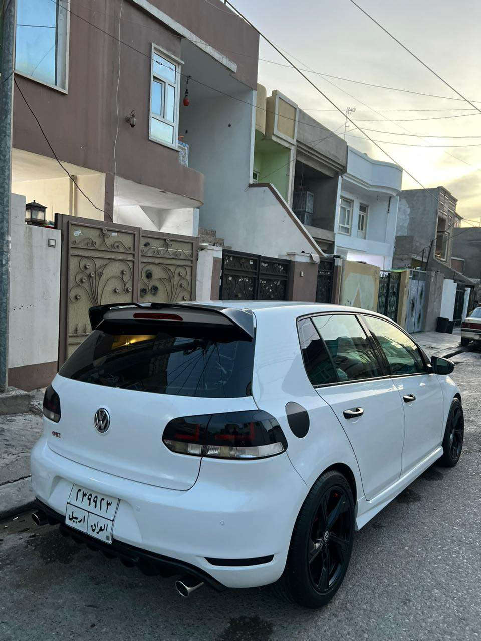 Golf-model 2010
فول مواسةفات 
گيرتؤماتيك
مةكينة ٢٠ بئ تؤربؤ 
خةليجي
ئاوينة هيتةر
تةبريد مةركةزي
سلايت
سةيارةكةزؤرخاوينة 
گيرو مةكينة بة شةرت 
كارةبايي بةشةرت
سةيارة بةناويي خؤمة هةموو شتيي نوية
سةنةوي هةتا ٢٠٣٠ 
يةك پارچة سبوخ
دوو شويني بچوك دةعديل 
بئ ژؤريي بي ليدران
شوين هةولير
داوي ٨٩ وه رقه ى لي ده كه م كه ميك مجال
*********** أربيل, العراق
