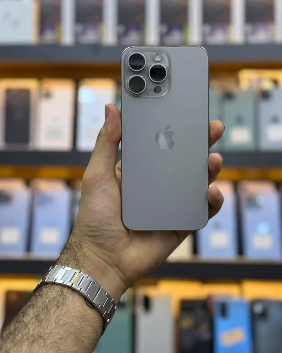للبيع آيفون15pro maxذاكرة 256بطارية88نضافه فول ماستر ملحقات كارتونه وكيبل شحن سعر مليون75وبي مجال مكان خالديه شارع عشرين اخوان المو شراي ليراسل ***********
