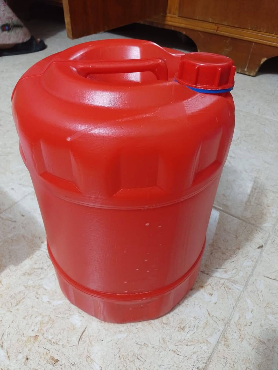 السلام عليكم
جلكانات بلاستيك اللبيع
10 التر عدد 12 
20 التر عدد 80
***********
