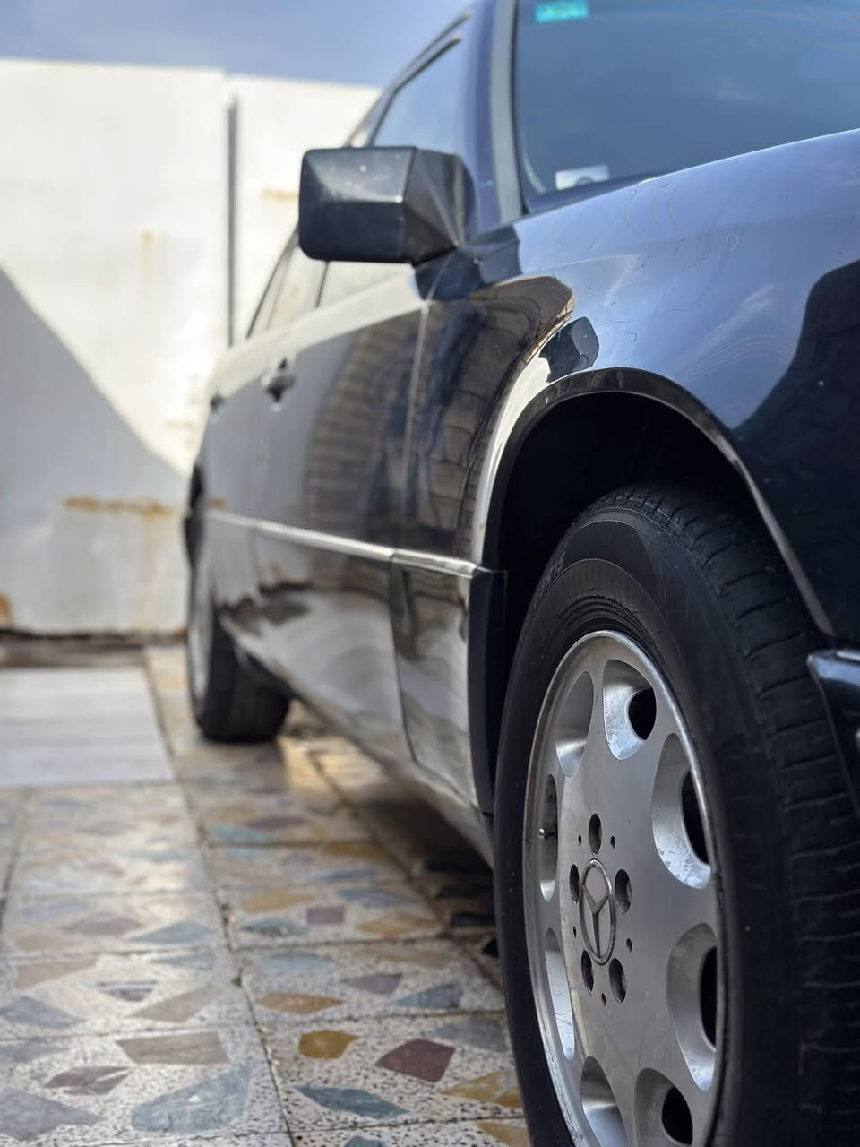 السلام عليكم 
بيع مارسدس  مكفولة كفالة عامة ماعدا الصبغ جمالية موديل 1991 رقم بغداد مشروع وطني هزه جديدة حدادية جديدة تخم تاير سنتر لوك جام كهرباء كهربائيات على وضع شركة 
مكينته بلادية لايت زنون وسيارة احلى من الصور
رقم *********** بي واتساب اي استفسار على الواتساب السعر(65)
