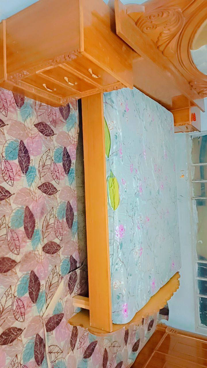 غرفه اخشاب صاج مستخدمه نظافتها 95% عنوان الخاجيه شارع 40
***********
