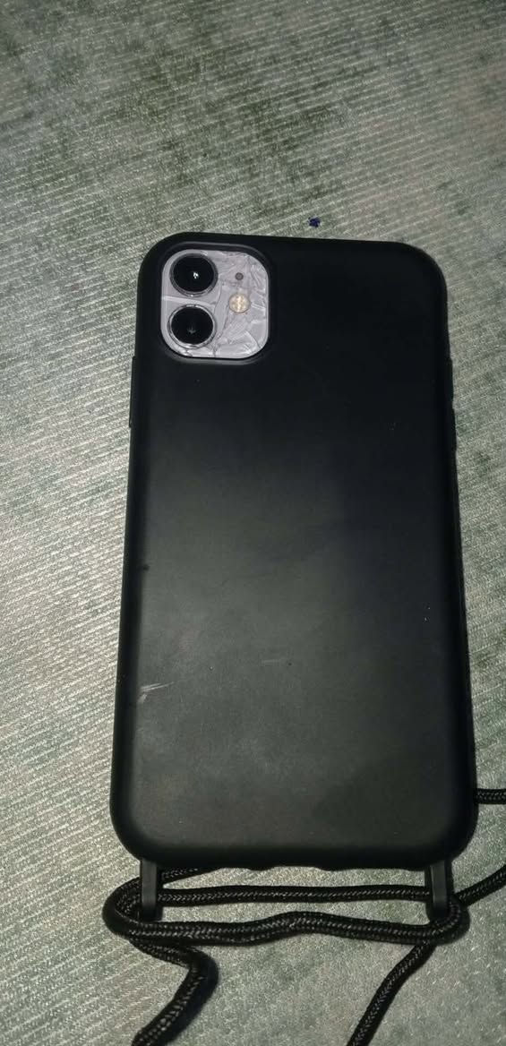 عادي ١١ ضهر مكسور ومبدل شاشه وكامرات ماتشتغل ذاكره ١٢٨ بطاريه ٦٩ سعر 170 او مراوس بايفون وتساب ***********
