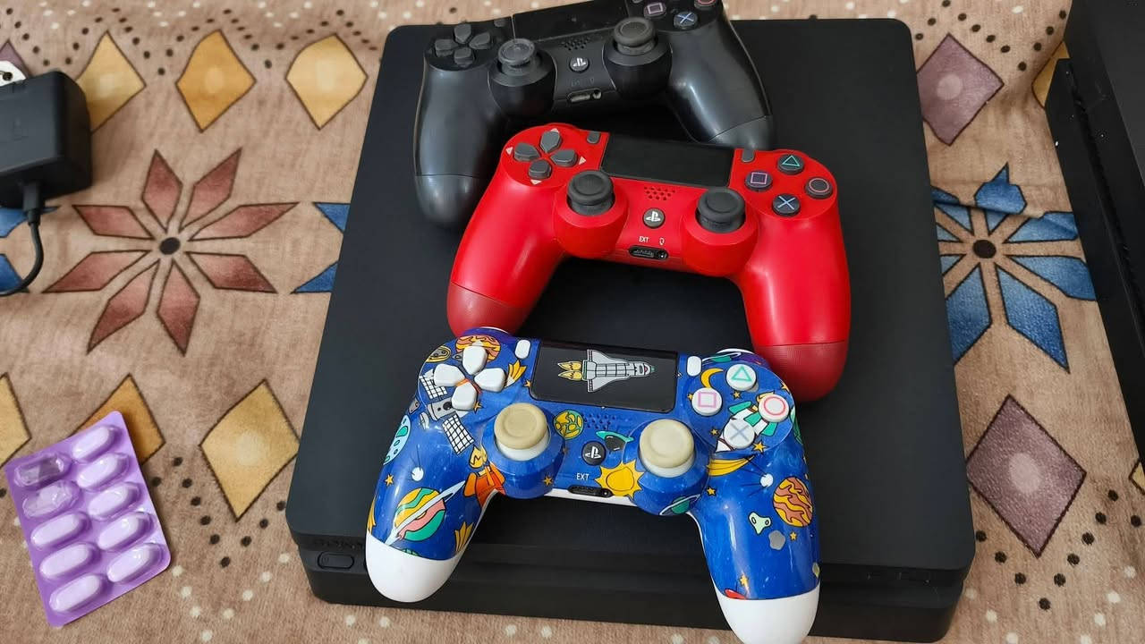 سلام عليكم عندي اثنين بليات 4 اثنيناتهن واحد تيرا نظيفات فول نظافه باله .نظام 12 مهكرات لوك ستيكر ويان 25 لعبه. ***********
