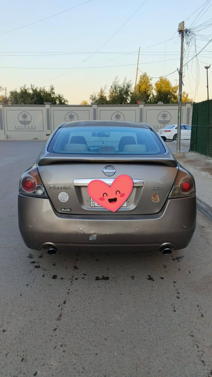 نيسان التيما رقم بغداد للبيع وارد امريكي حادثها جاملغ خلفي موديل 2008 اوتوماتيك بصمه تشغيل و ابواب  المحرك و الكير جيد جدا  4 سلندر 2500 سيارة جاهزة من كلشي خير من الله باسمي تحويل مباشر  تدفئه تبريد كله شغال لسعر 78 وبيه مجال بسيط مكاني بغداد زيونة ***********
