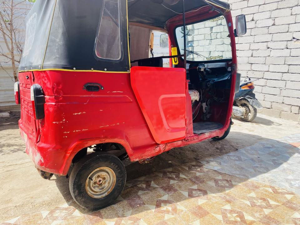 تكتك للبيع مديل ١٦اوراق اصولي مكانه ناصريه مركزسعره 2800.  وبيه مجال لشراي  مكلف بل نشر تريد خابرني ***********
