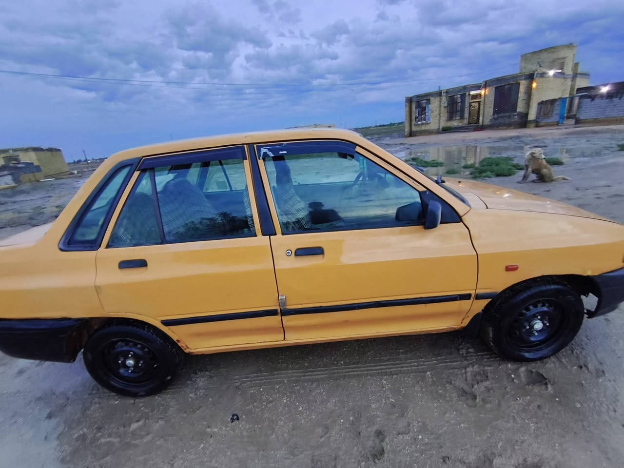 سلام عليكم سياره سايبه البيع سياره نضيف مكفوله من ضربه وتبديل موديل 2012حداديه تواير ارببع جداد مكينه نضيفه شرط كير بس رابع يفلت سياره جاهزه من كلشي رقم الاماني بابل  سنويه ال 27بيه وكاله عامه مداور بسماوه سعر 26 وبيه مجال اتصل ***********
