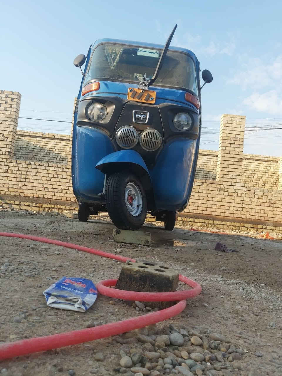 سلام عليكم تكتك عشرين شهر 9 سنويه بعدني ما محول نكليزي تكتك بيه طخه بل صفحه خفيفه وبيه طخه بل لغد من جوه ما مثره ع لغد تكتك سعره 8 ونص بيه مجال قليل كلش مكاني سبع قصور شارع المدارس ***********
