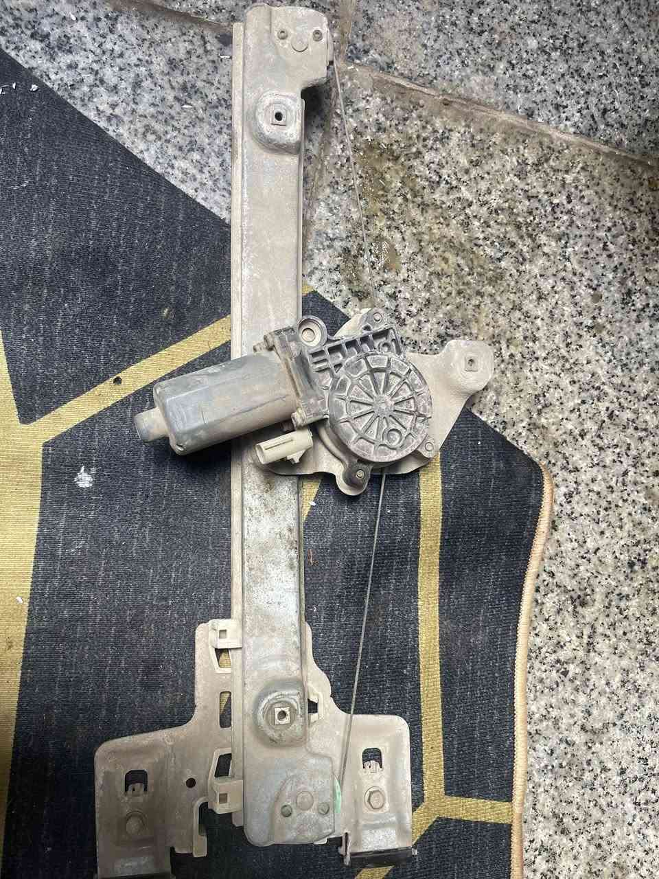 سلام عليكم اخوان الي يريد شي يتصل ***********وانه خادم
