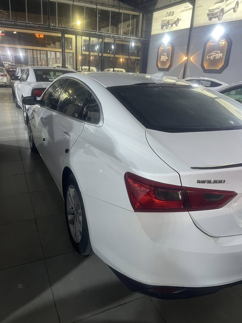 للبيع شوفرليت ماليبو لون ابيض
الموديل 2018
مواصفات lt
صبغ فقط ربع البنيد 
بصمة

بصمة أبواب
تحكمات استيرن
كروز سرعة
قطعتين تبريد
هزة جديدة
كير محرك شرط
تبريد ثلج
كهربائيات كله شغاله
السعر 110وبيها مجال 
للتواصل ***********
