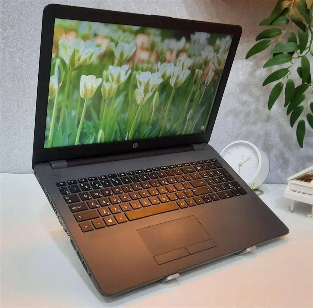 لابتوب HP - الجيل الثامن - هارد عملاق 1256 كيكا ( 275 ألف + جنطة + ماوس + سماعات ) 

كور i5 الجيل الثامن 

رام 8 كيكا DDR4 

هاردين : الأول SSD حجم 256 كيكا .. الثاني HDD حجم 1 تيرا (المجموع حجم كبير 1256 كيكا)

كارت شاشة Intel UHD Graphics 620 حجم 4 كيكا 

شاشة 15.6 FHD 

مكاني بغداد (توصيل بكل العراق)

واتساب ***********
