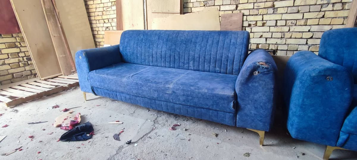 سلام عليكم 3قطع سعر80عوزهن تنضيف بسيط ***********
