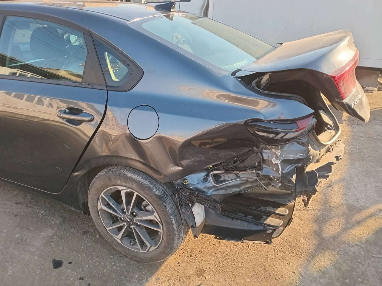 سلام عليكم للبيع كيه فورتي موديل ٢٤ دخول جديد ابيع على حادثه بدون رقم منفس بسمي مكاني بغداد ***********
