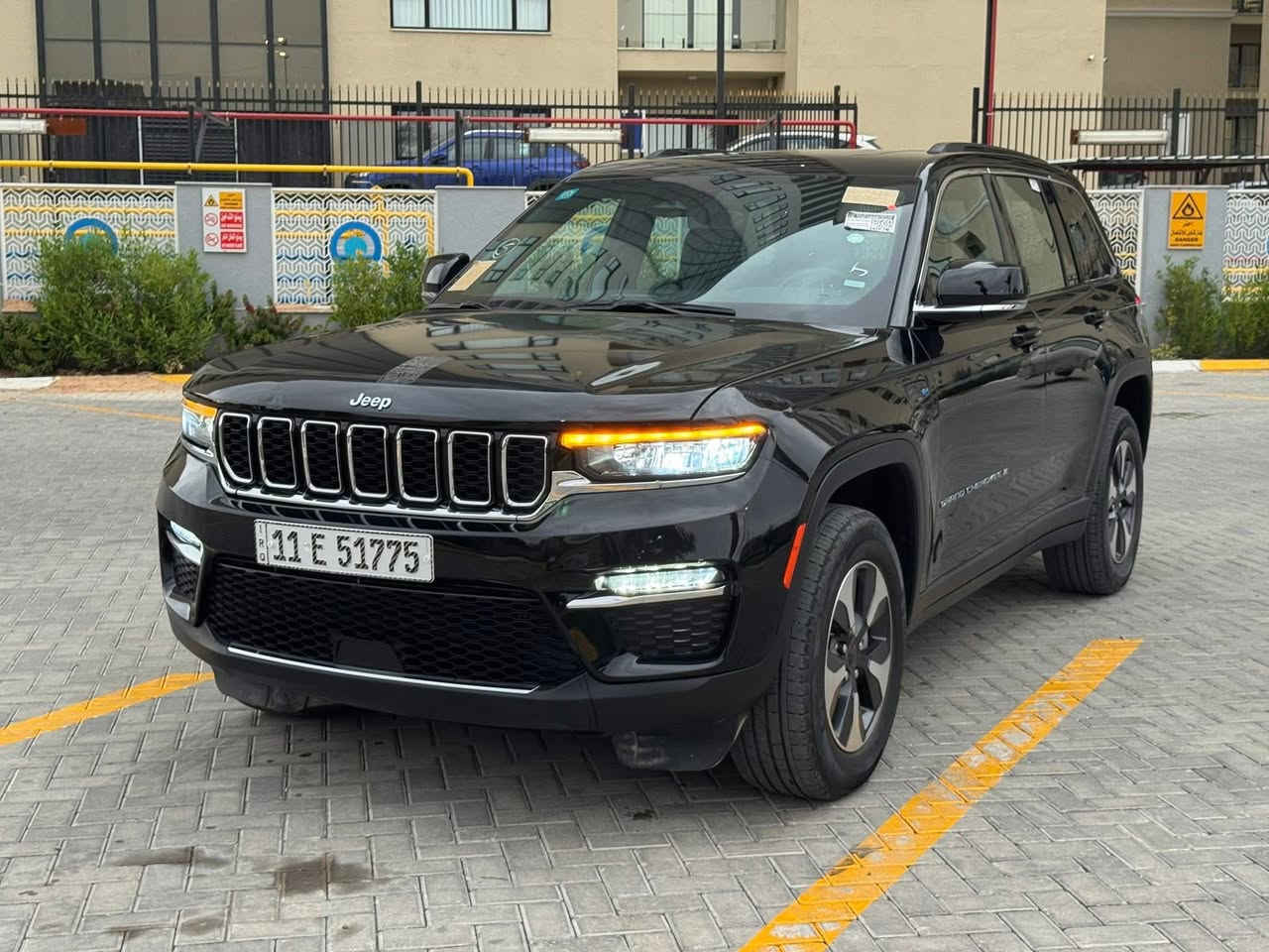 جيب هايبرد 4XE موديل 2024 فول الفول داخله كلين بعد السونار طلع بيها كلير من امريكا بابين و بنيد سعر 280 و بيها مجال مكاني بغداد تواصل ***********
