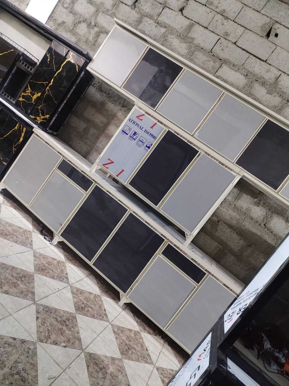 معمل كاونترات البركة جملة مفرد او حسب الطلب العنوان كركوك حي العسكري الاستفسار واتساب ماسنجر ***********
