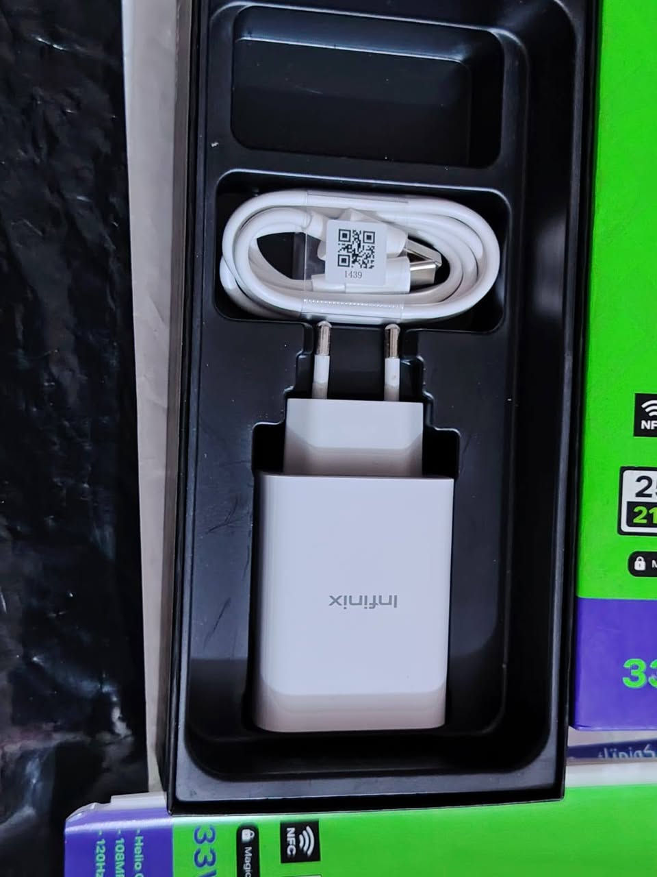 سلام عليكم جهاز إنفينيكس هوت 40 برو (Infinix Hot 40 Pro) بشاشة IPS LCD بحجم 6.78 بوصة ودقة FHD+ بمعدل تحديث 120 هرتز، ومعالج MediaTek Helio G99 القوي للألعاب. يأتي الهاتف بذاكرة تخزين 256 جيجابايت ورام 8 جيجابايت، كاميرا رئيسية بدقة 108 ميجابكسل، وبطارية 5000 مللي أمبير مع شحن سريع 33 واط.
جهاز نضيف كلش ومامفتوح ابد العنوان ديوانية السعر خاص


**إذا كنت صاحب هذا الإعلان وتريد حذفه لأي سبب، رجاءا أرسل رسالة إلى الدعم الفني**