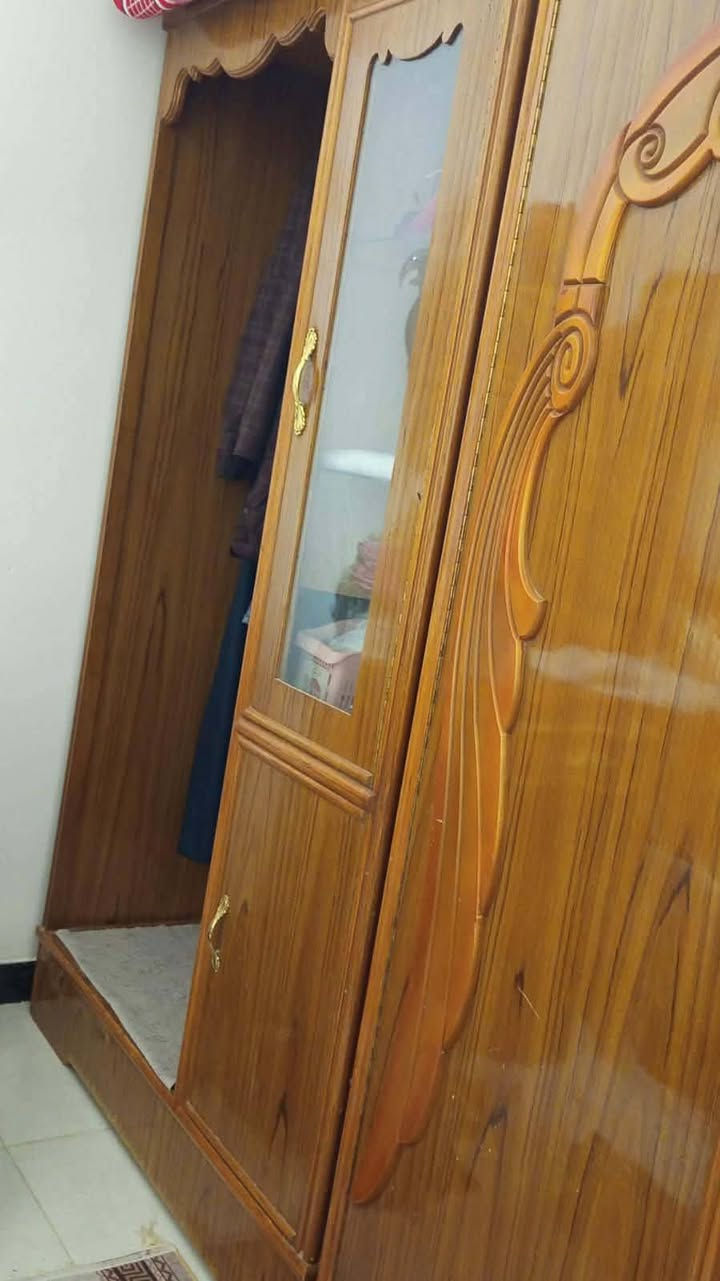 غرفة اخشاب للبيع في المشخاب
السعر 650 وبيها مجال… . ***********
