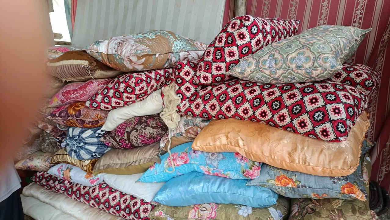 تنزيلات اللحف كل اربعه اب25 الف والمخاد الوحده بالفين دينار ***********   ***********
