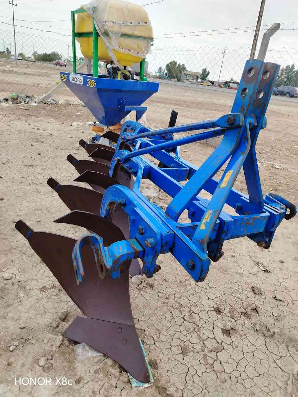 للبيع فدان البلير حجم 10 رباعي موديل 2020 مكفول كفاله عامه مشتغل 50 دونم فقط العنوان واسط العزيزية معرض القمه ***********
***********
