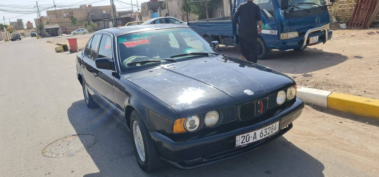 سلام عليكم بي ام ٥٢٥ كير مكينه  مفتوح ناعمه حداده تايرات  تبريد كاردن دسكات كله جديد لايت زنون رقم ميسان نكليزي سياره كفاله من خياس بيه ضربه جاملق خلفي فقط وضربه عندي مصبوغه صارله اقل ٢٠ يوم من صابغه  دهن فلتر اليوم بدلته ميزانيه بلنص اليوم كملته يعني سياره جاهزه للاخير مديل ١٩٩١  سعره ٤٨ بيه مجال قليل مكاني بصره المدينه الهوير  ***********
