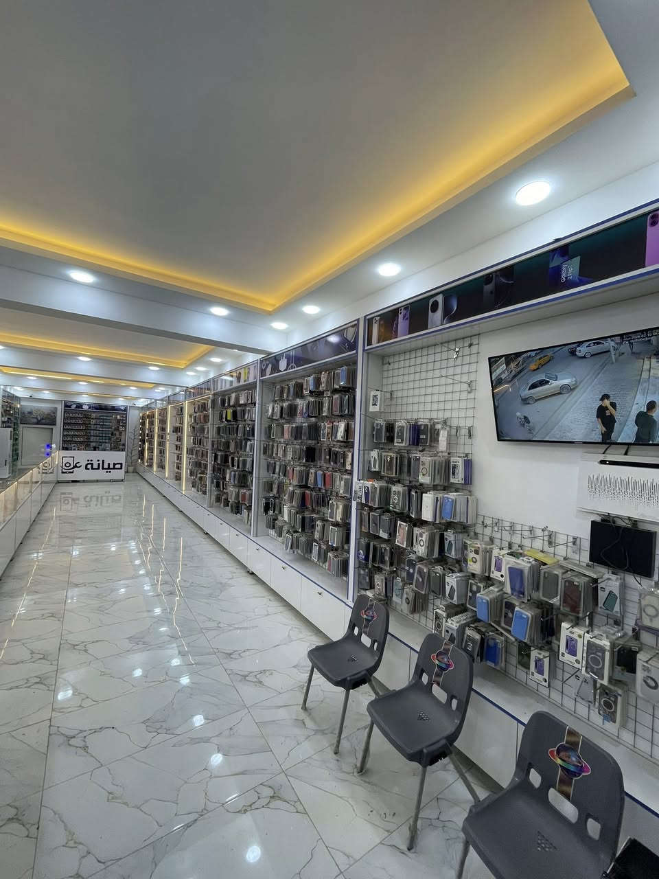 يعلن مركز القادسية للموبايل للبيع وذلك للانتقال إلى موقع آخر 
للبيع بجميع محتوياته او فقط 
ديكور المركز باكمله 
سبالات عدد 2 كنتوري 
وجام خانه 
والكاميرات  
وأجهزه الصيانه 
ومزود بنظام كهربائي عالي الجوده 
وشاشات بلازما 
ملاحظة يحتوي المركز على ثلاث طوابق 
مكان الموقع القادسية مقابل مول سامراء 
للاستفسار الاتصال 
***********
