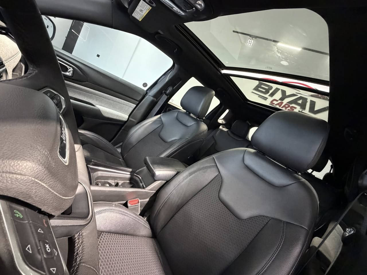 سعر_مناسب_جدا
جيب كومباس٢٠٢٥ ليمتد،  

ماشية: ٢٠ مايل 

وارد امريكي بيها قطعتين صبغ  جملوغ وربع بنيد

حادثها کلش خفیف وباقی کفالە بشرط .. 

🟪ســعــر167$ ورقة

مواصفات 

كير اوتوماتيك، سكان يحتوي على رادار، دبل إكـسل 4x4

محرك 4سلندر،

كاميرا خلفية - كاميرات 360 درجة - حساسات

تبريد وتسخين للكوشنات بصمة - شاشة - مراية برادارتحكم أوتوماتيكي بدرجة حرارة التبريد والتدفئة لايت زينون - سكان بيه هيتـرسيستم أيفون ،، رادار أمامي - رادار خلفي - رادار المرايارادار تحديد خطوط الشارع ،، لايت زينون - لايت LEDسكان بيه هيتـر - نظام أيفون ،، شغال - دبل 4x4 - رادار و بعد هوایە مواصفات .. 

العنوان دهوك

للاستفسار 

***********

***********
