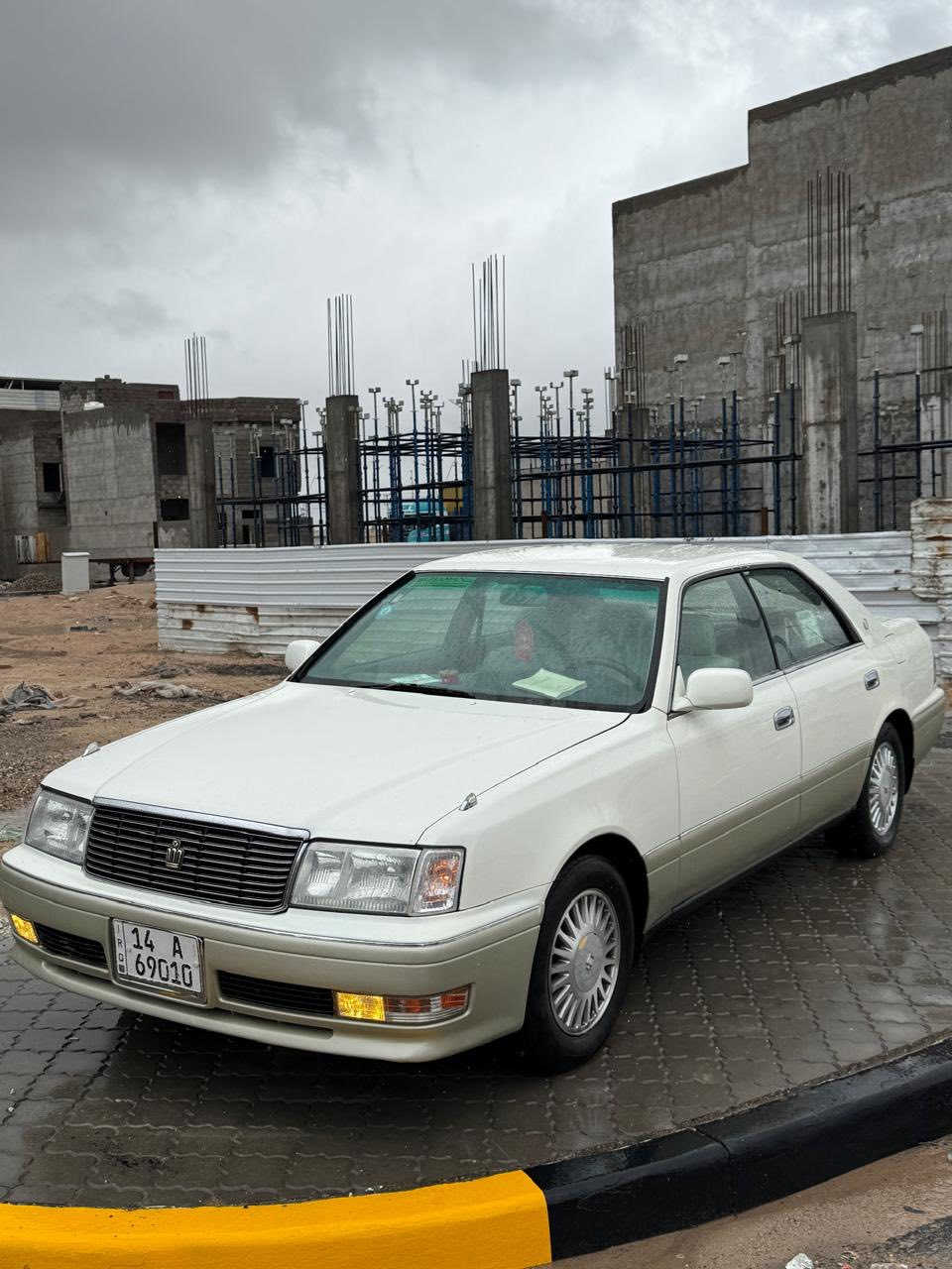 سلام عليكم راس ثور فلات رقم بصره مشروع وطني رقم انكليزي سنويه لغاية 2031تنتهي. السياره كفاله من ضربه وكص ونقل وعيب شرعي. مكينه وكير شرط كفاله حداده كارتون 100.100تبريد ثلج امامي خلفي. السياره جديده كلش شرط الف ماتخسر عليها. سعر 115مجالها قليل هاتف ***********البصره الزبير.
