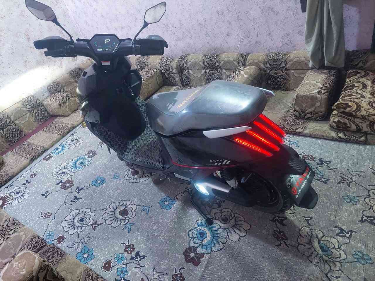 دراجه للبيع تيسلا ستخدام قليل مديل ٢٦ عله وضع  الشركه
موصفات عاليه جدن بريك خلفي أمامي عبار دهن
مانع انزلاق
 برمائيه ضد الماي 
مانع سرقه شرط متتحرك اذا متخلي سويج بيه
صافرت انذار سرقه 
كامره خلفي امامي 
بك رجوع 
جهاز تتبع عند السرقه 
بصمه +سويج للتشغيل 
سرعه ٨٠ حقيقي 
تمشيك ٧٠ كيلو حقيقي للشحنه 
وبعد هواي مواصفات ماذكرتهن 
مكان نجف السعر مليون ونص وبيه مجال وعامل عند الوكيل بيش ياله تعلق 
للتواصل واتساب ***********
