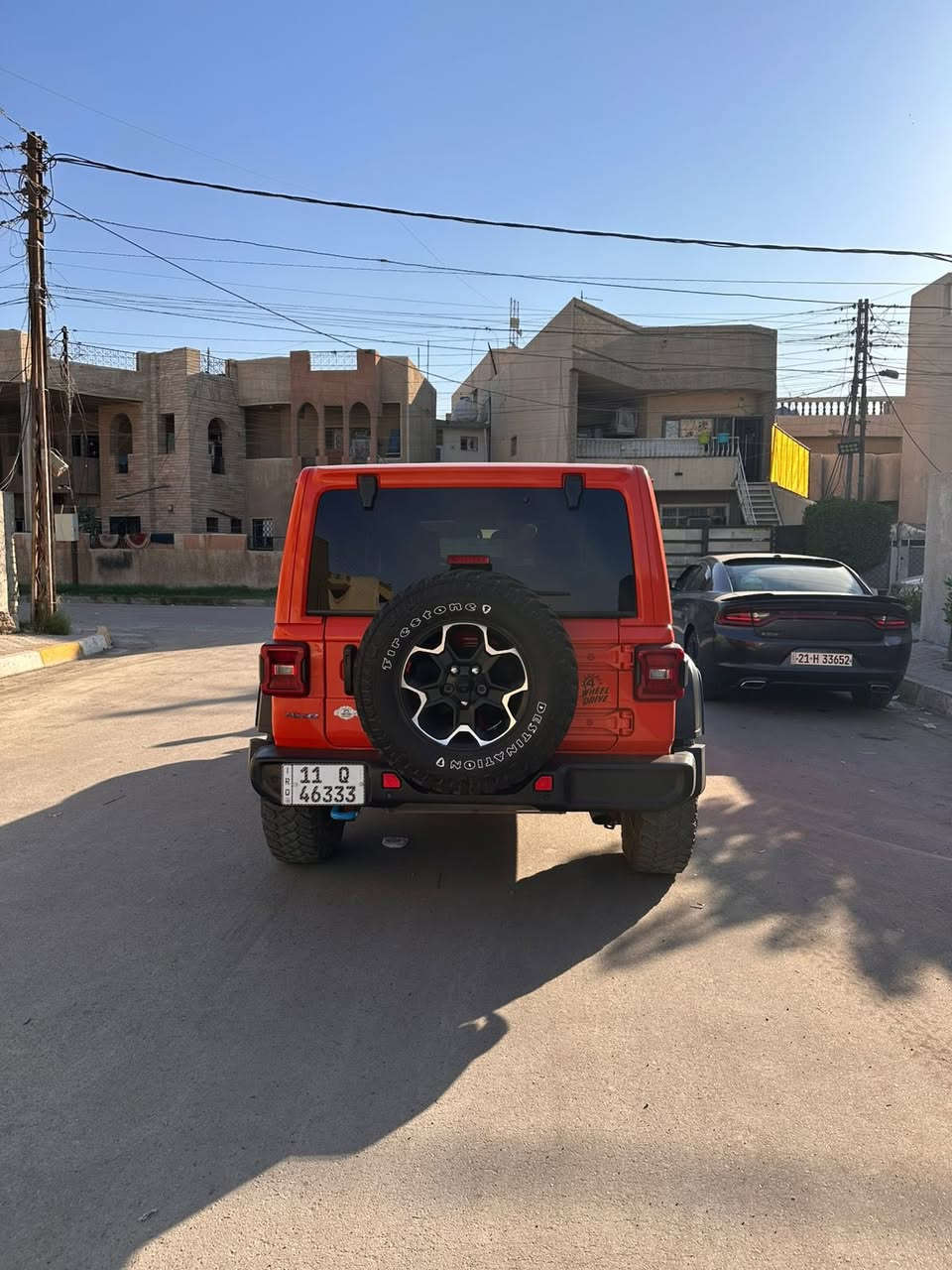 السلام عليكم للبيع او مرواس 

جيب رانكلر 4Xe 2023 هايبرد ويليس وارد امريكي 

 السياره  Jeep Wrangler 4Xe 2023 2.0L 4 plug-in

حجم المكينه : 2000 تيربو + هايبرد + بلكن شحن خارجي

القدرة الحصانية 375  

الشحن يمشيك 30 ميل

المسافه المقطوعه : 29

                      
#اللون برتقالي مميز وداخل احمر بلادي 

1.قماره بانورما تنفتح كهرباء ع طول السياره
2.بصمه 
3.لوكير
4.كشافات 
6.شحن خارجي
7.بكلايت لد 
8. شاشه
9.سستم صوت دمام خلفي + امامي 
10.لايتات زنون هايلوجين
11.كشنات جلد داخل احمر بلادي 
12.سقص اسود بلادي 
13. تحكم استرين
14. ويل حجم 17
15. حساس خلفي
16.رادار جانبي 
17.تاير جبلي بلادي 

حادثها باب وجاملغ خلفي صبغ بدون ايرباك رقم بغداد السعر مكاني بغداد الدوره ***********

