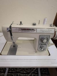مكينة خياطة • غير مستعملة • ضمان ٥ سنوات
