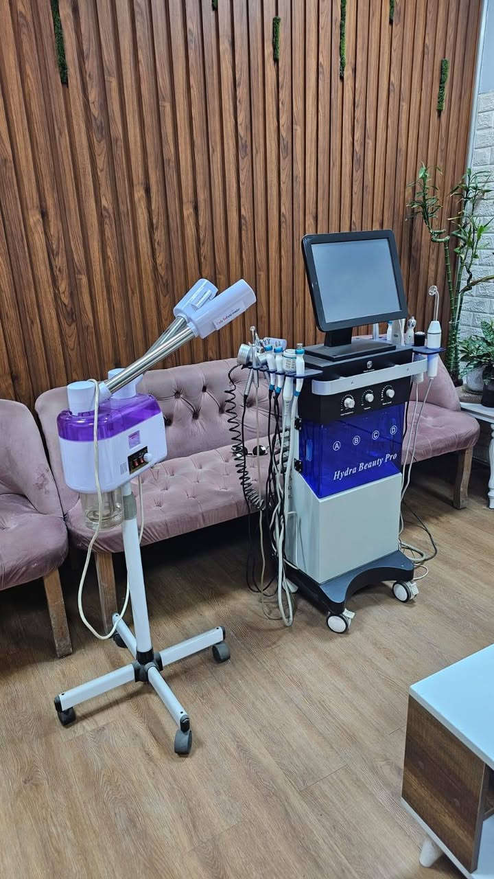 سلام عليكم جهز تنظيف مستعمل بس شهر واحد وا ويا هديه جهز بخار شاشه لمس سعره مناسب اول شي شوفه بيش وا تعالي عنواني بغداد ***********هاذه رقمي خابني
