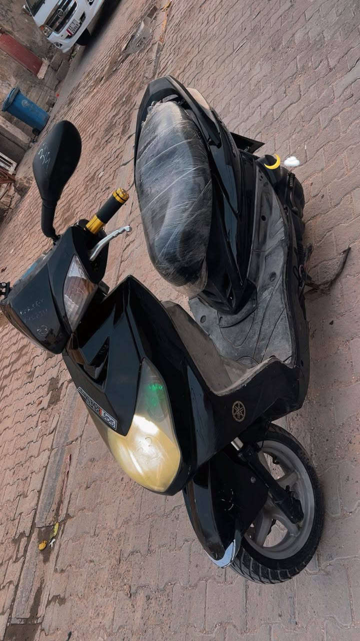 السلام عليكم دراجه سكنس فحل ياباني نوزل خطين قبق نفخ كهربائيات كلها شغاله عله اخر حبه جيب وياك الف فيتر نكره سلف وهندر مكينه خير من الله دراجه مال بيت اوراقها كامله مال گمرگ ستاند كهربائي لايت زنون اصلي تخم تاير جديد قفل جنطه قفل ستيرن كلها  شغاله مابيها اي نقص مكاني بغداد الزعفرانيه. السعر (   550    )وبيها مجال  المو  شراي لا تعبني ***********
