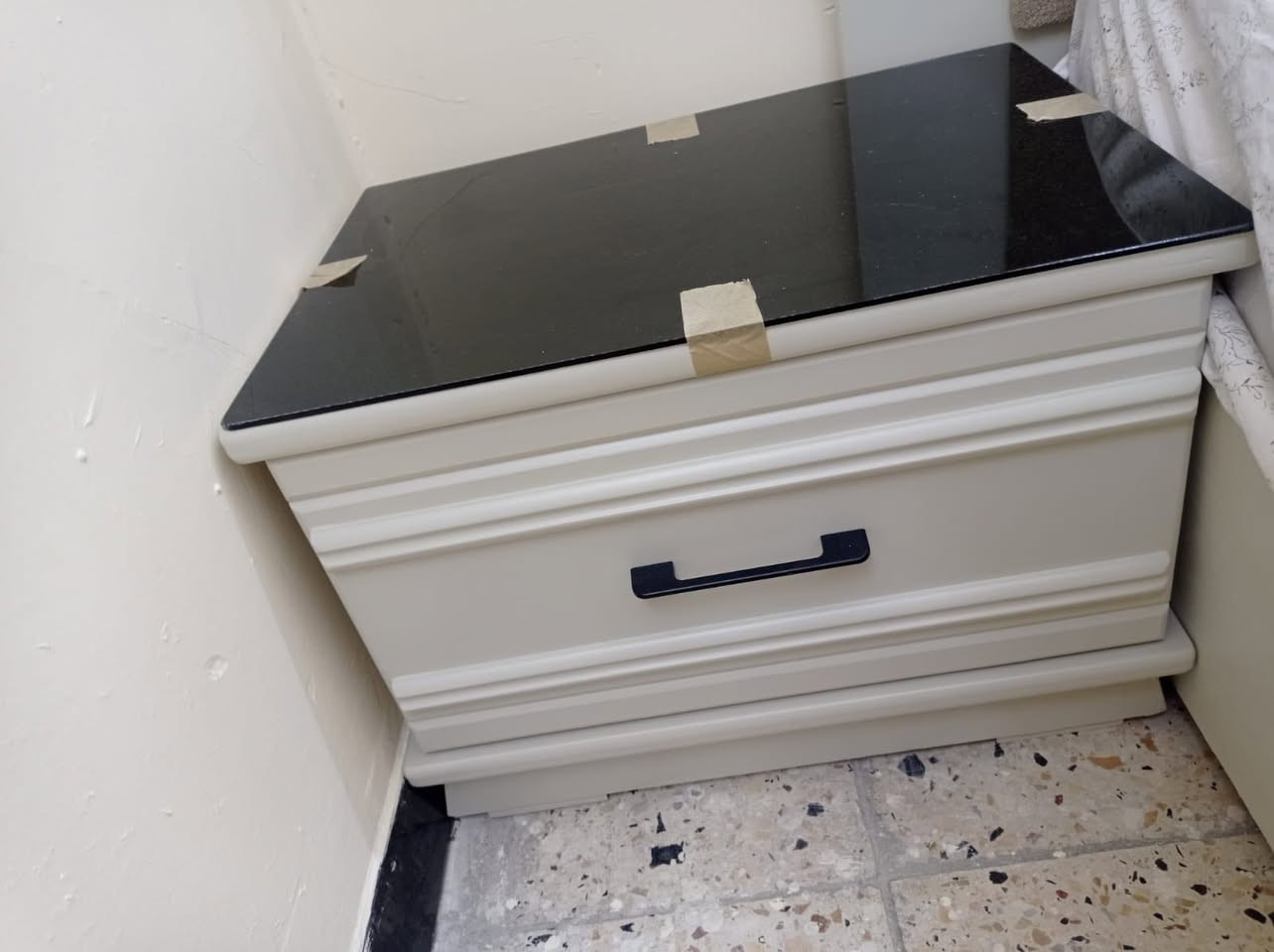 غرفه الداخل صاج والخارج تركي صارلها يومين العنوان بغداد الكاضميه للاستفسار واتساب ***********
