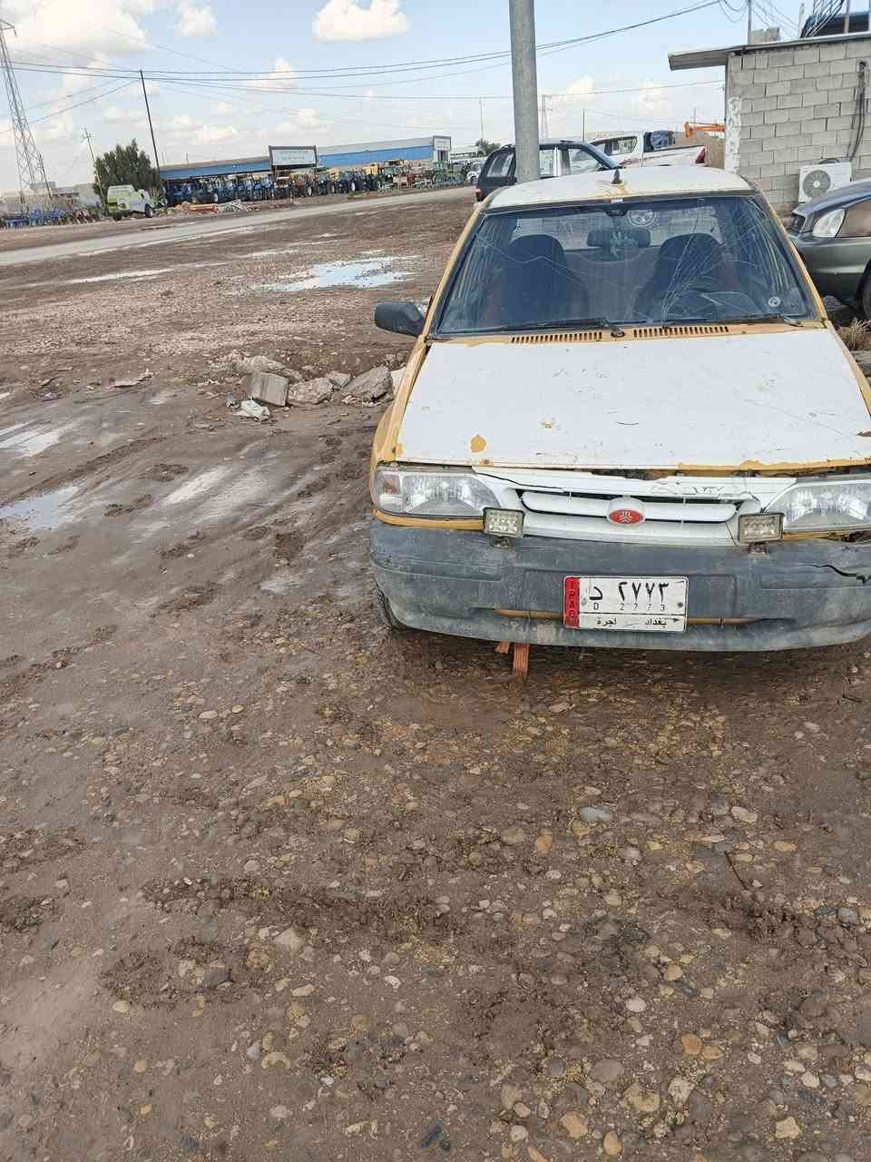 سلام عليكم سايبه للبيع موديل 2011 سياره خير من الله مكينة وكير صدر تخم تاير جديد السعر 7 وبيه مجال للشراي يتصل ***********
