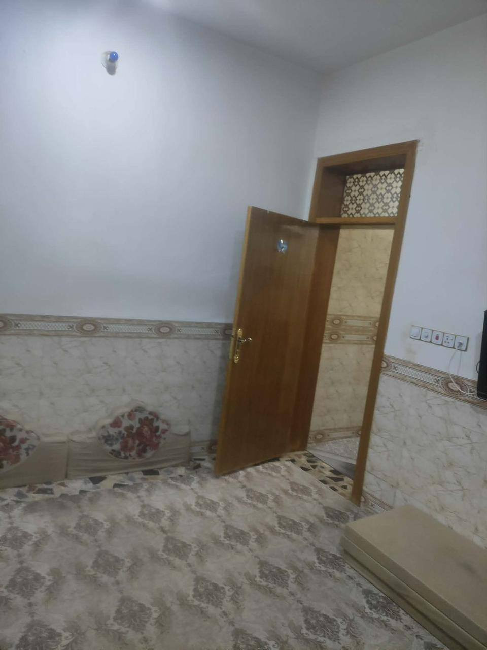 عندي
بيت  بحي النداء شارع مجمع بيتي مساحه100 متر طابقين ويصير طابق ثالث مطلوب للعقار 

المسدد للدوله 30 باقي 55 أو اقل تسديد الباقي عليك    المنطقه 55 شارع عرض 20 ثلاث غرف كل غرفه نفس القياس 4×5 والستقبال 5×5 وصاله 4×5 صحيات داخلي وخارجي 

اذا اكو بيت مراوس بس كون ممطلوب للدوله 

بي عرض حلو 

تنطي 5 مليون تنشال الفوائد 

للاستفسار الاتصال 

*********** مكتب الخالدي 

البناء كله كونكريت
اذا تنطي ال5 مليون
يقل التسديد
يعني 
يقيمة التسديد الشهري
460 
يصير
360
