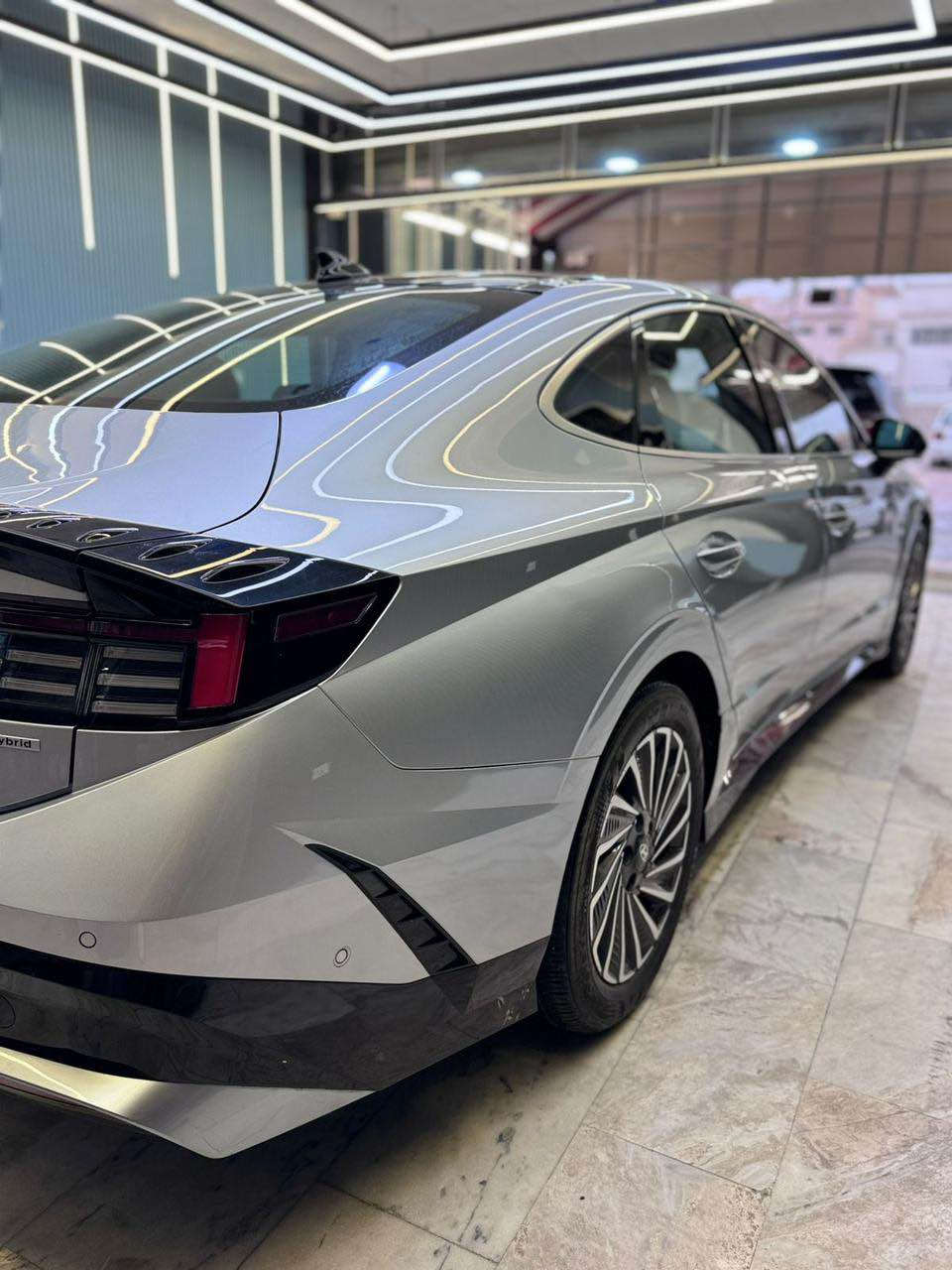 سوناتا هايبرد ٢٠٢٤
فول مواصفات للاخير 
ريمونت 
لمتد سياره جاهزه من كلشي 
حادثها جاملغ وربع الباب  
سعرها ٢١٦٠٠ وبيها مجال 
مكاننا بغداد الغامريه 
للاستفسار ***********
*********** بغداد, العراق
